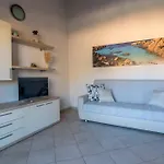 Domu Bonora - Relax Among Red Rocks And Pool