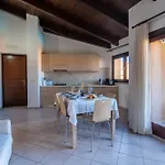 Domu Bonora - Relax Among Red Rocks And Pool