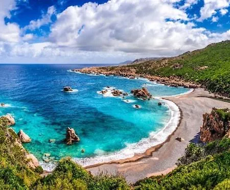 Domu Bonora - Relax Among Red Rocks And Pool *