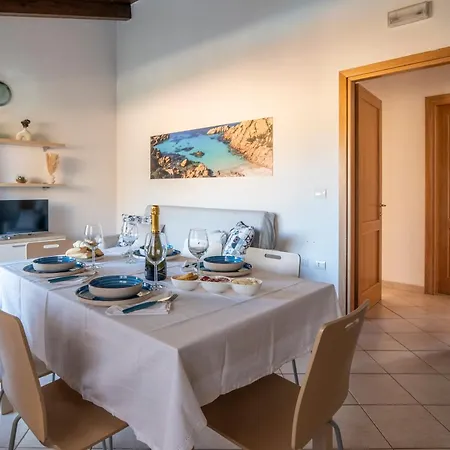 Domu Bonora - Relax Among Red Rocks And Pool Apartment *