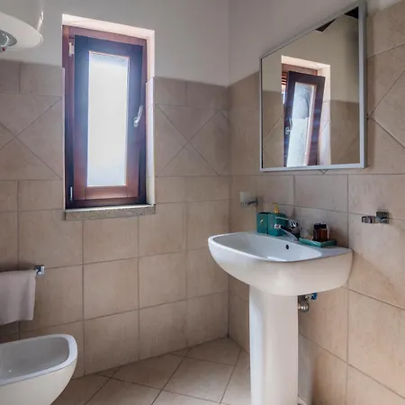 Domu Bonora - Relax Among Red Rocks And Pool Costa Paradiso