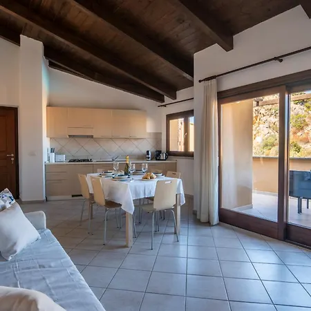 Appartement Domu Bonora - Relax Among Red Rocks And Pool *